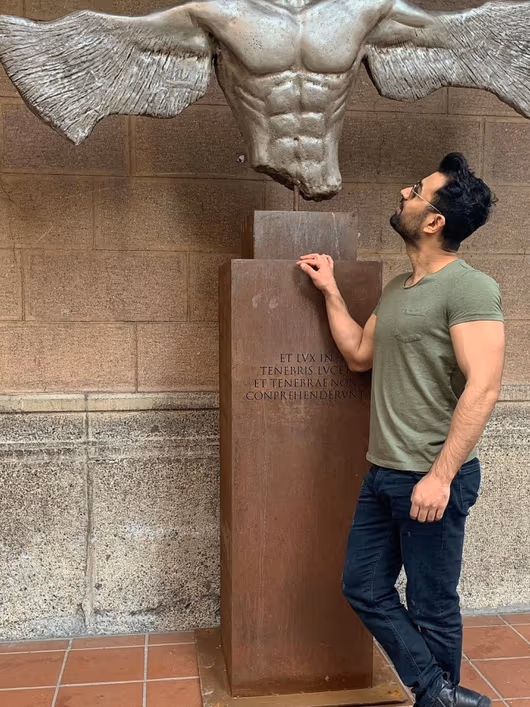 Rodrigo, male escort in Deira
